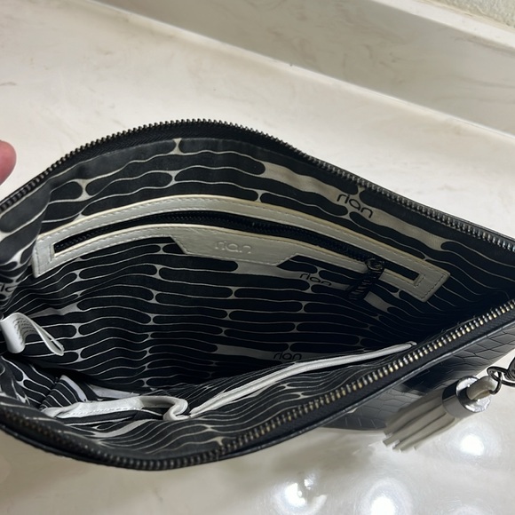 Rare Find RIAN Genuine Black Leather Croc Embossed with Tassel & Slip Handle - Picture 4 of 6